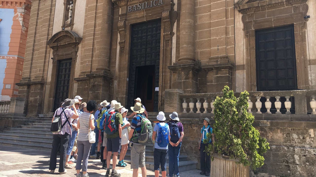 TURISTI BASILICA SOCCORSO 1280x720