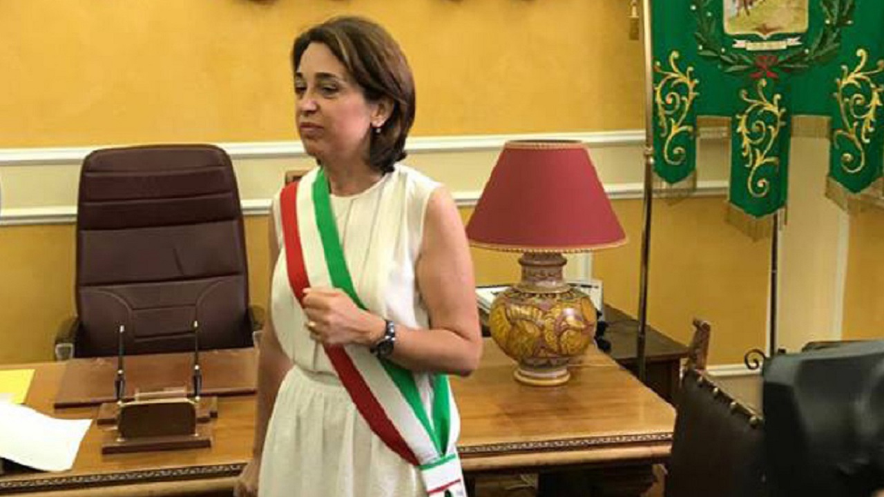 Valenti con fascia tricolore 1280x720