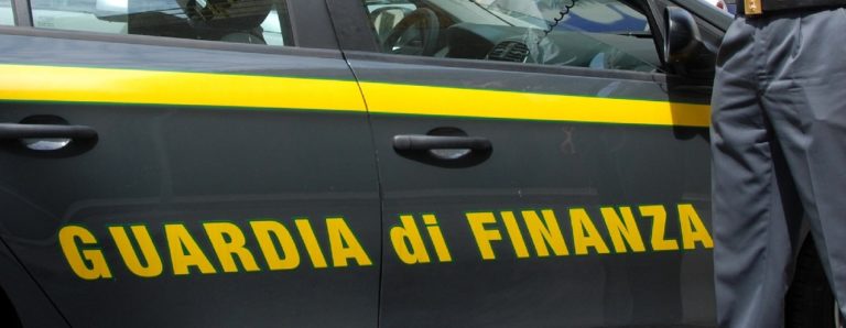 AUTO GUARDIA FINANZA