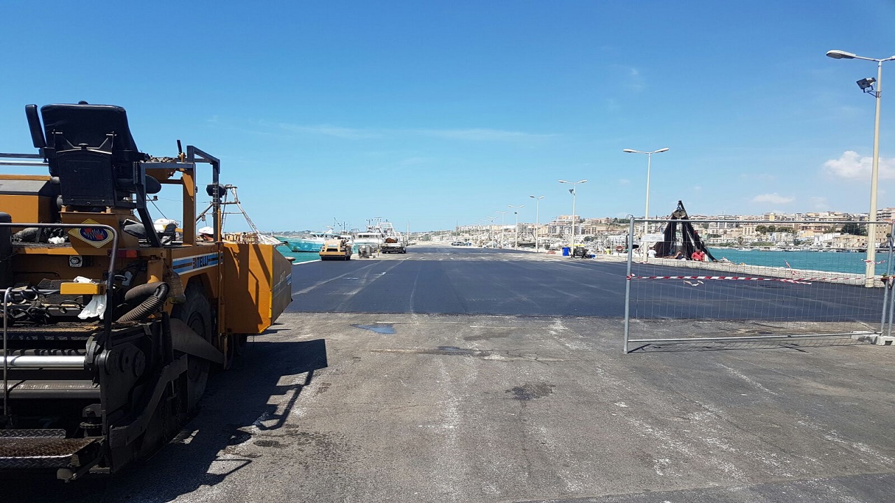 PORTO -MOLO INTERNO ASFALTATO