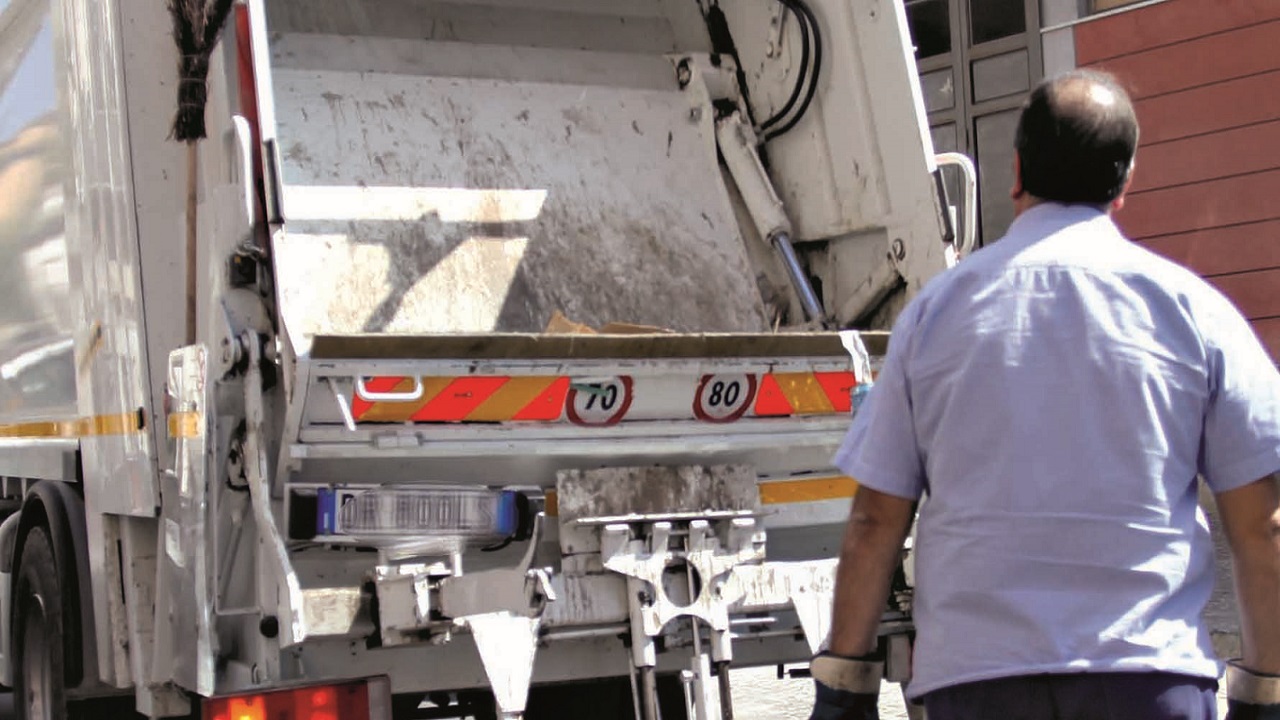 RIFIUTI, STATO AGITAZIONE DEI LAVORATORI DI SCIACCA