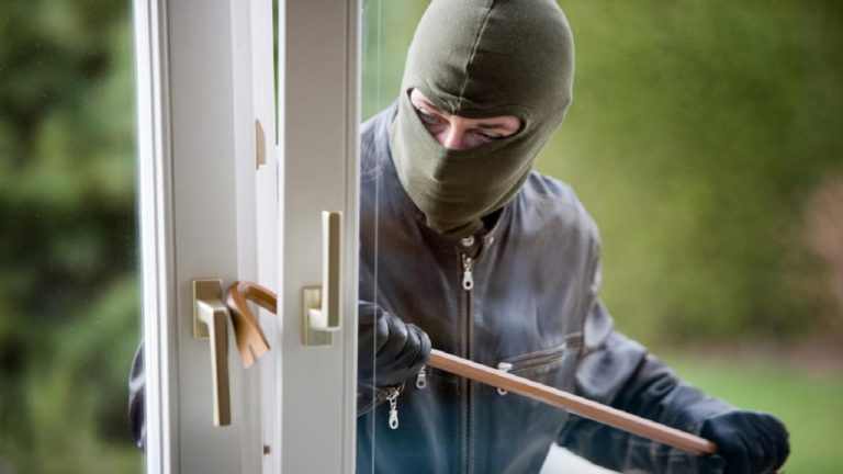 ladri casa