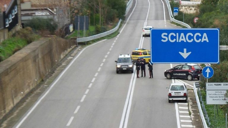 PILONE INCLINATO VIADOTTO STRADA STATALE PALERMO SCIACCA