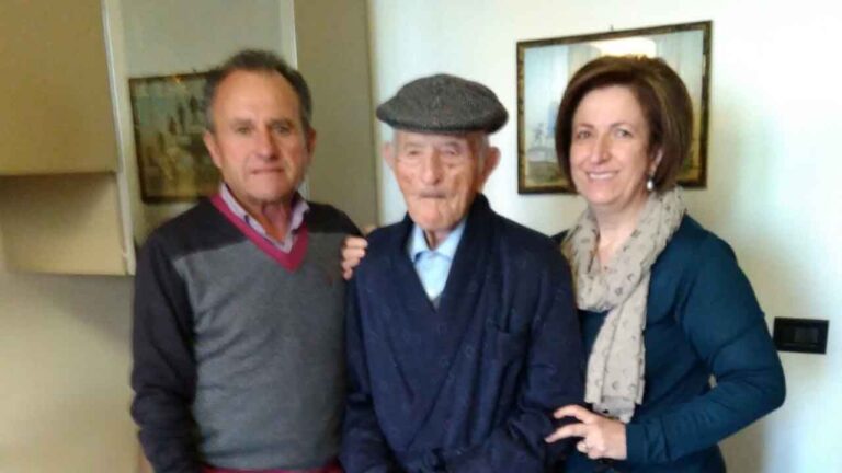 Caltabellotta-Nonno-Antonino-Turturici-di-106-anni-Copia