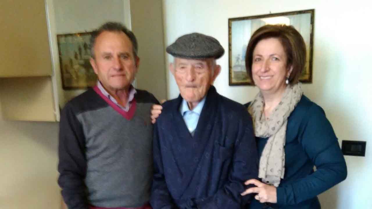 Caltabellotta-Nonno-Antonino-Turturici-di-106-anni-Copia
