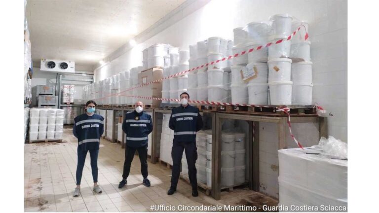 GUARDIA COSTIERA SEQUESTRO