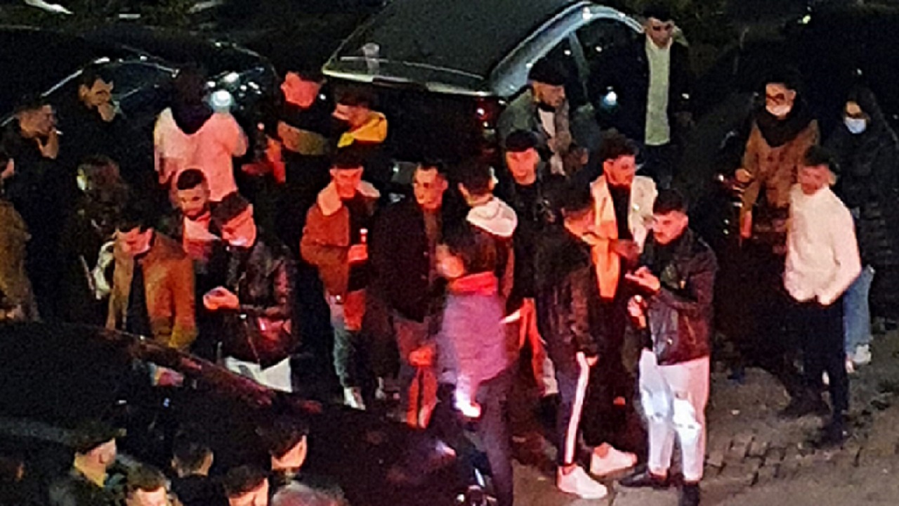 assembramenti piazza rossi 2021