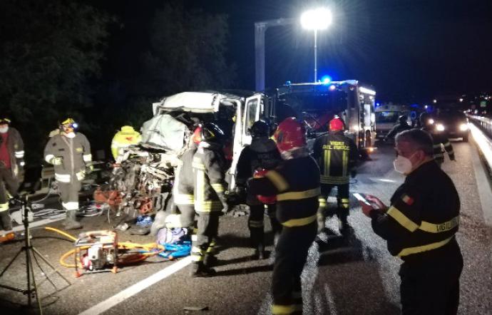 Incidente stradale sulla Palermo-Catania, un morto e sei feriti