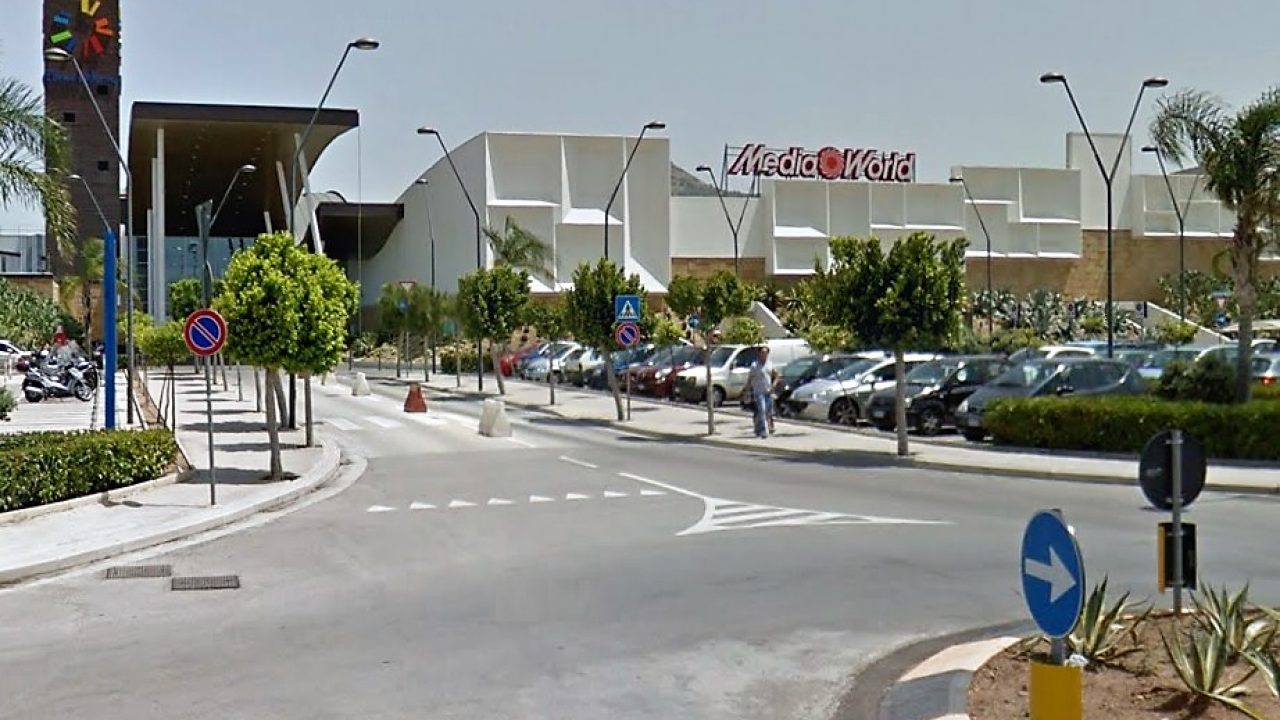 Incidente ieri sera vicino centro commerciale Forum a Palermo, muore sedicenne