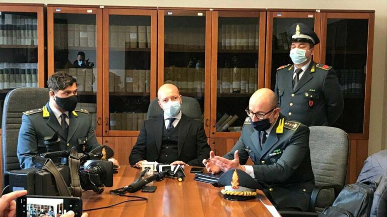 Vella e guardia di finanza