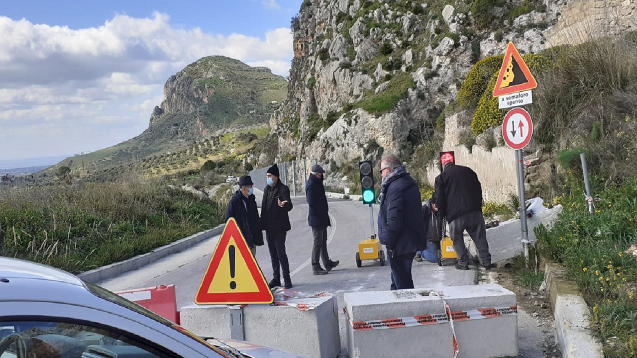 strada sciacca caltabellotta riaperta semaforo 2021
