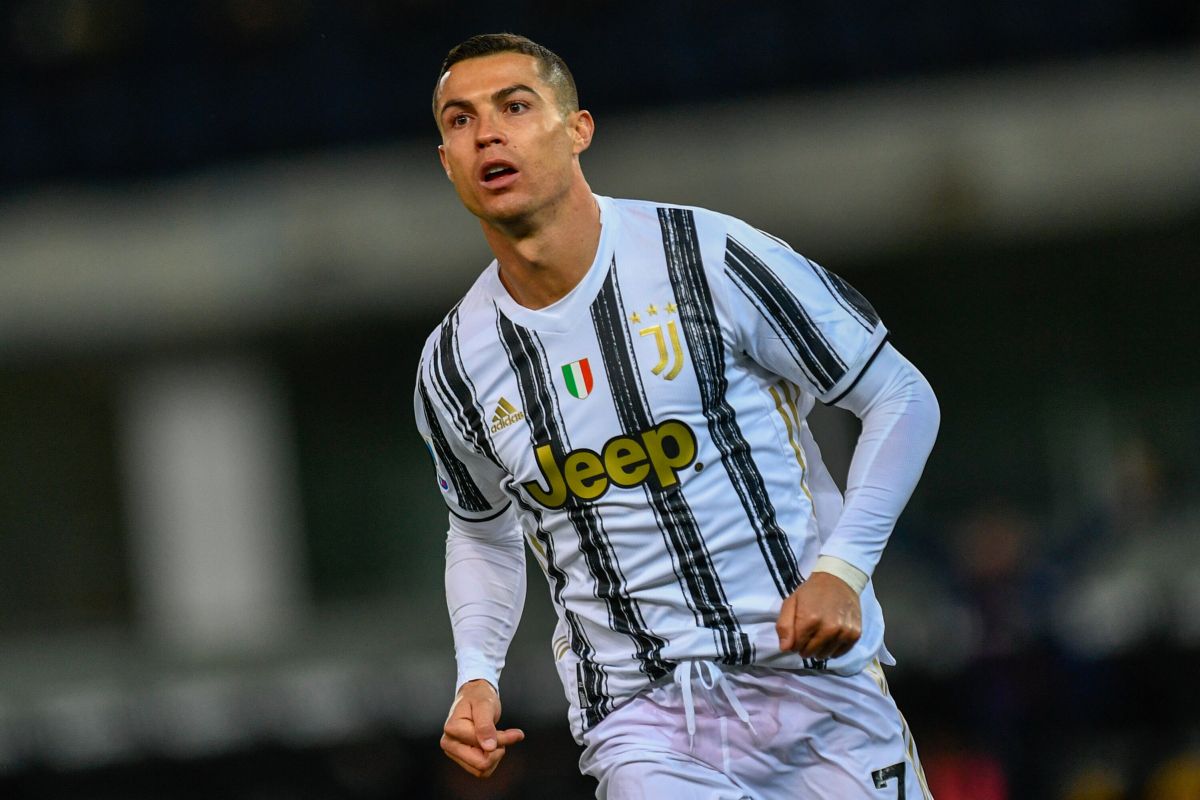 Tris di Ronaldo che trascina la Juve, Cagliari piegato 3-1