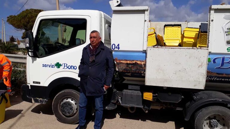 Bono Enzo furgoncino raccolta rifiuti