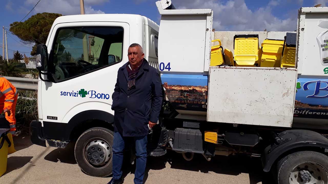 Bono Enzo furgoncino raccolta rifiuti