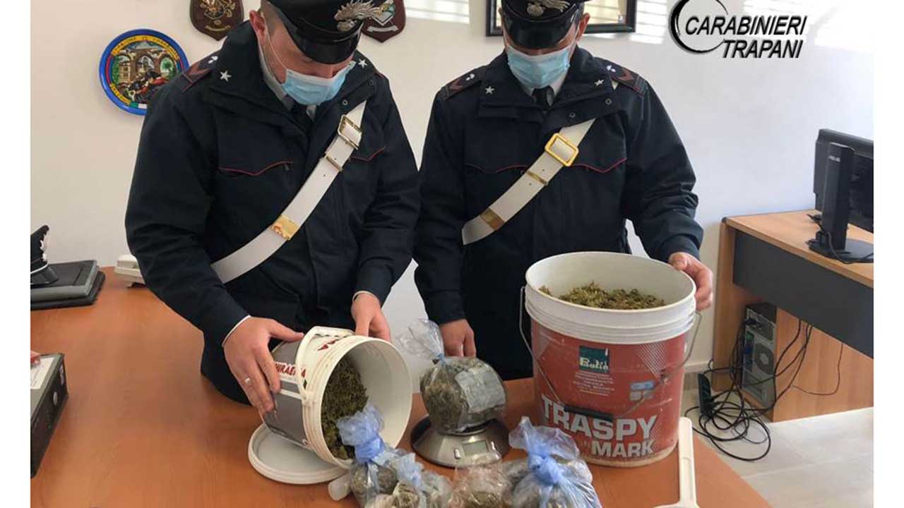 Pantelleria, coltivava droga in casa: arrestato 49enne  