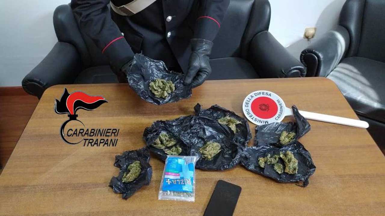 DROGA NAPOLA CARABINIERI