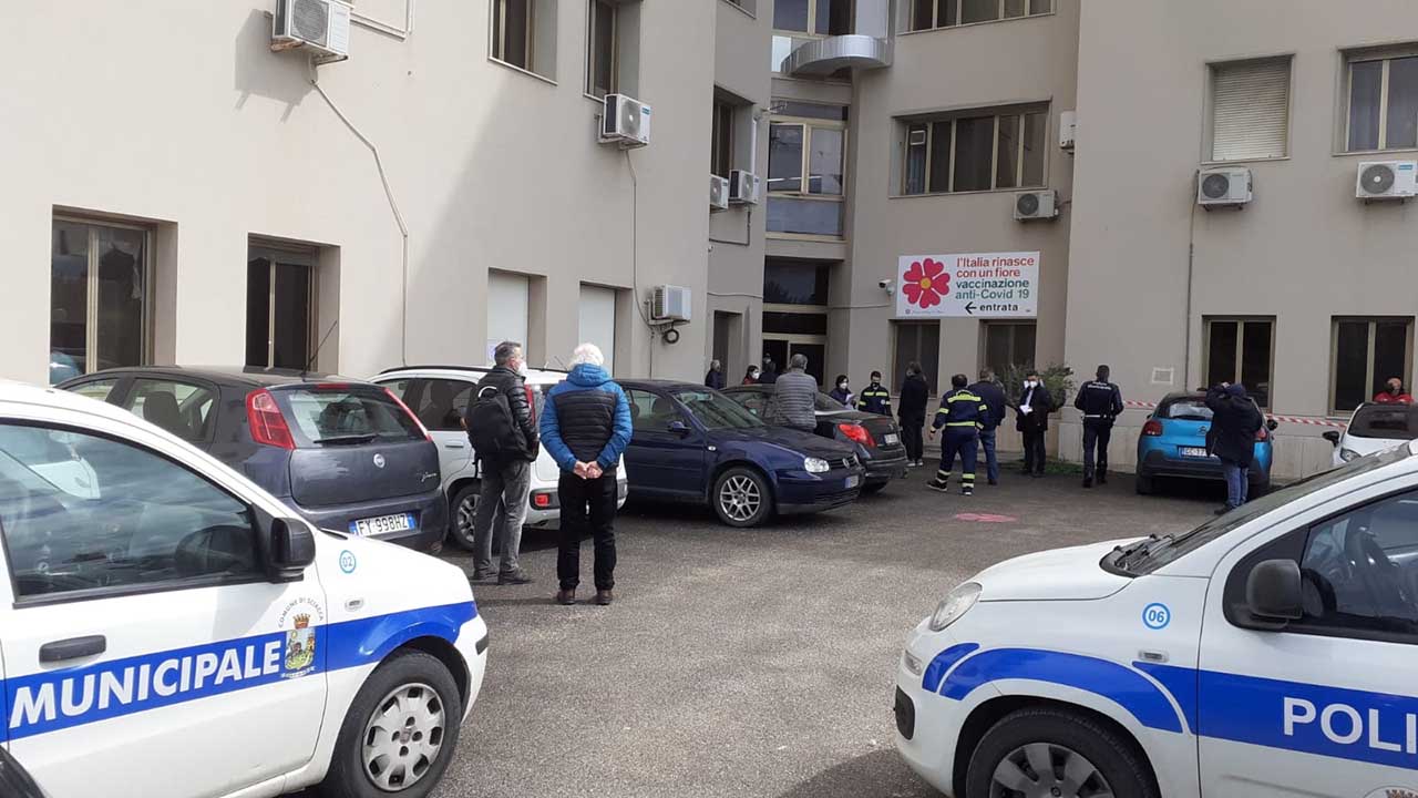 Vaccinazione Sciacca e polizia Municipale