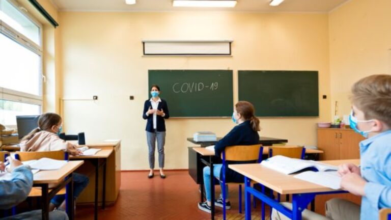 scuola covid aula