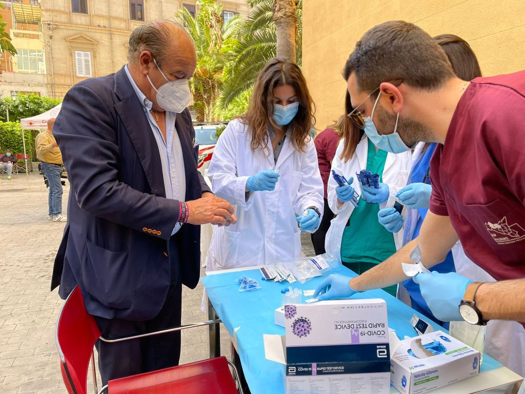 A Palermo il via alle vaccinazioni dei “senza dimora”