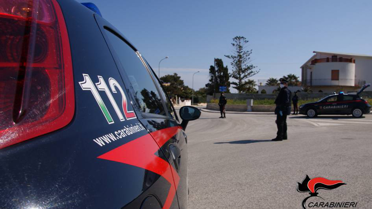 Carabinieri pattuglia blocco