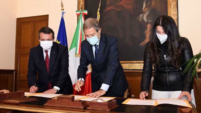 Firma protocollo Regione-Confindustria-Confapi__