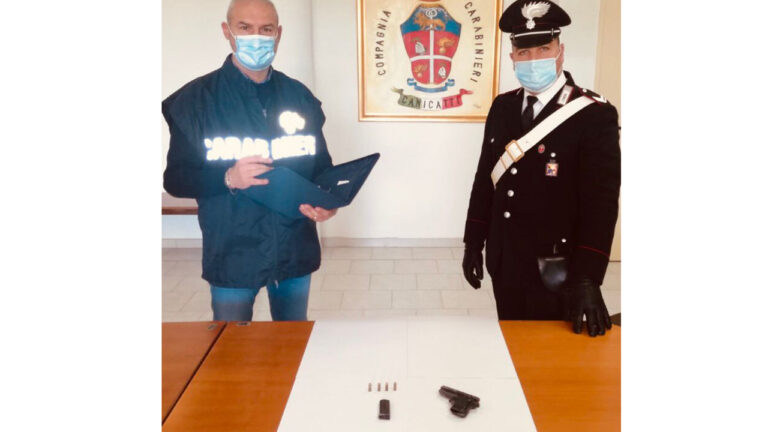carabinieri canicattì pistola