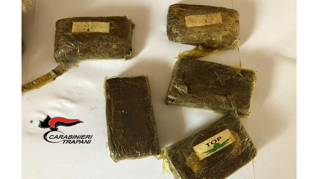 droga spiaggia mazara carabinieri