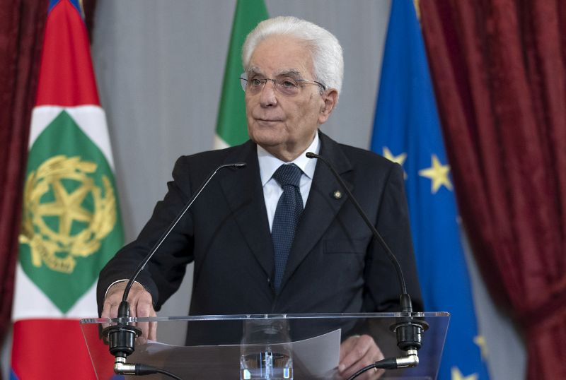 Mattarella “Supereremo prova pandemia anche grazie a Esercito”