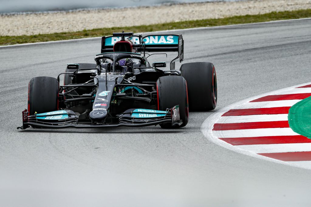 Lewis Hamilton vince in Spagna, quarta la Ferrari di Leclerc