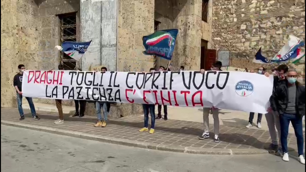 coprifuoco protesta