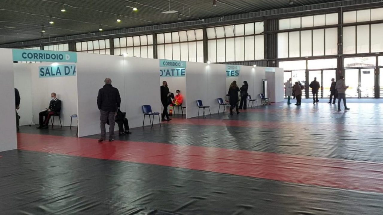 hub vaccinale fiera palermo