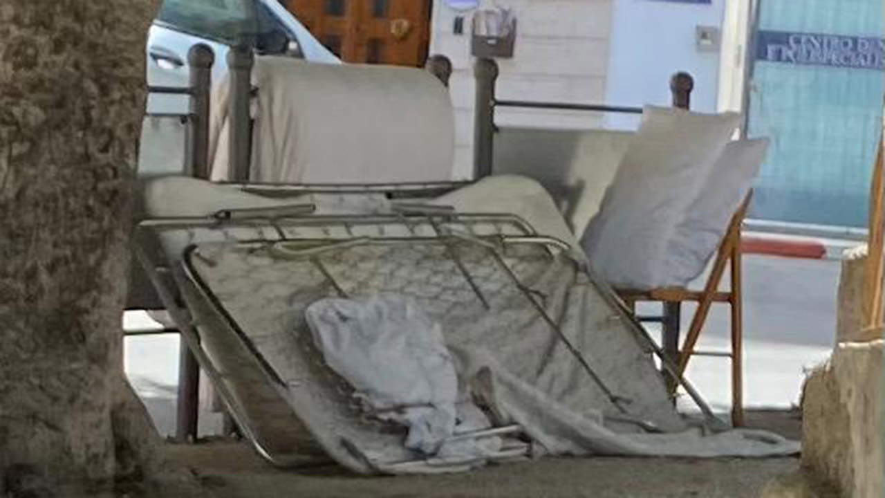 materassi abbondanati via Carlo Marx 1280x720