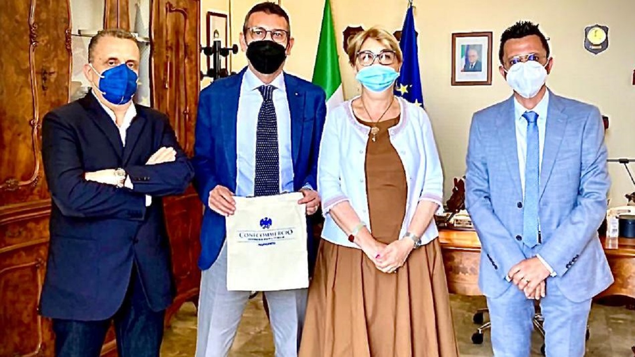 CARUANA CONFCOMMERCIO CON PREFETTO 2021