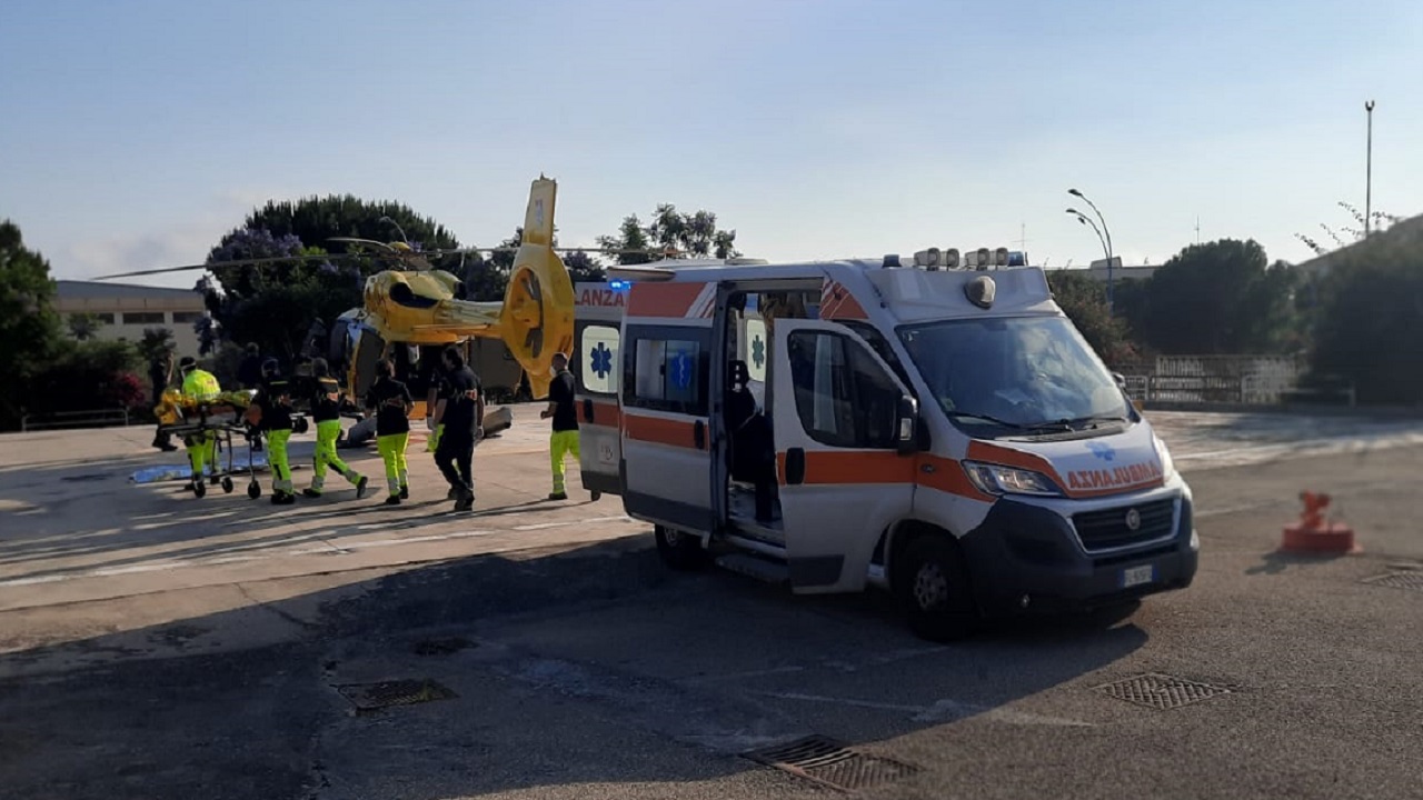 Ribera, scontro moto e auto in contrada Giardinello: due feriti gravemente