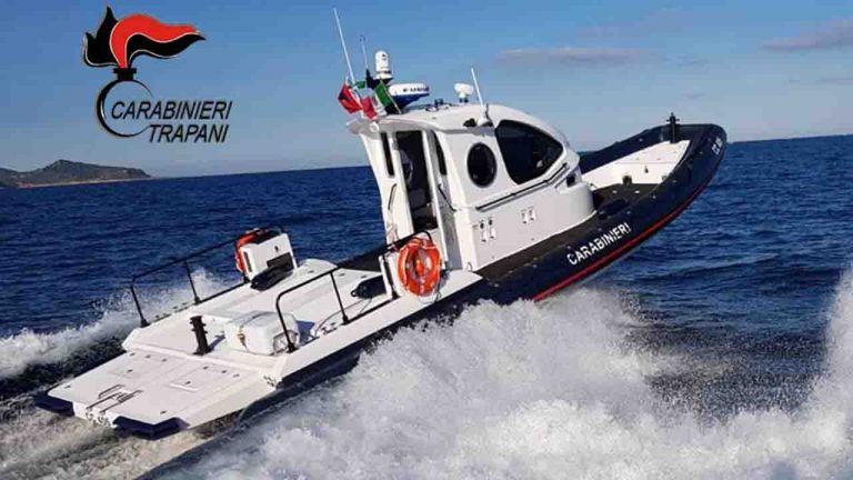 battello pneumatico favignana carabinieri