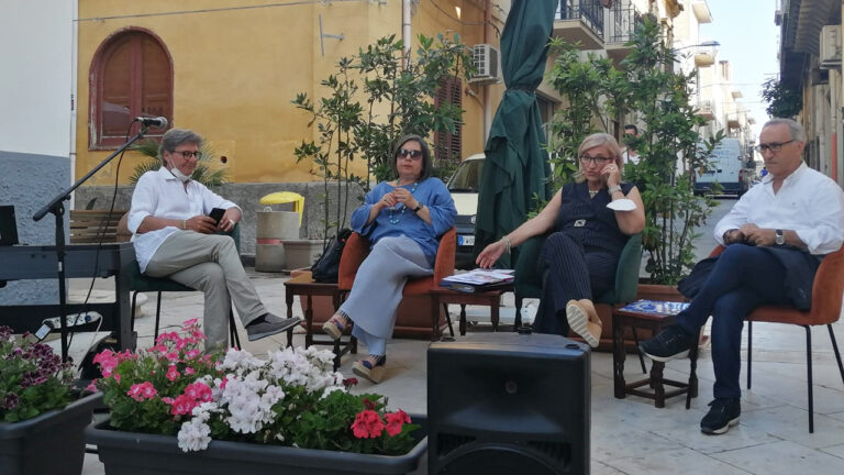 camicette bianche presentazione Ribera