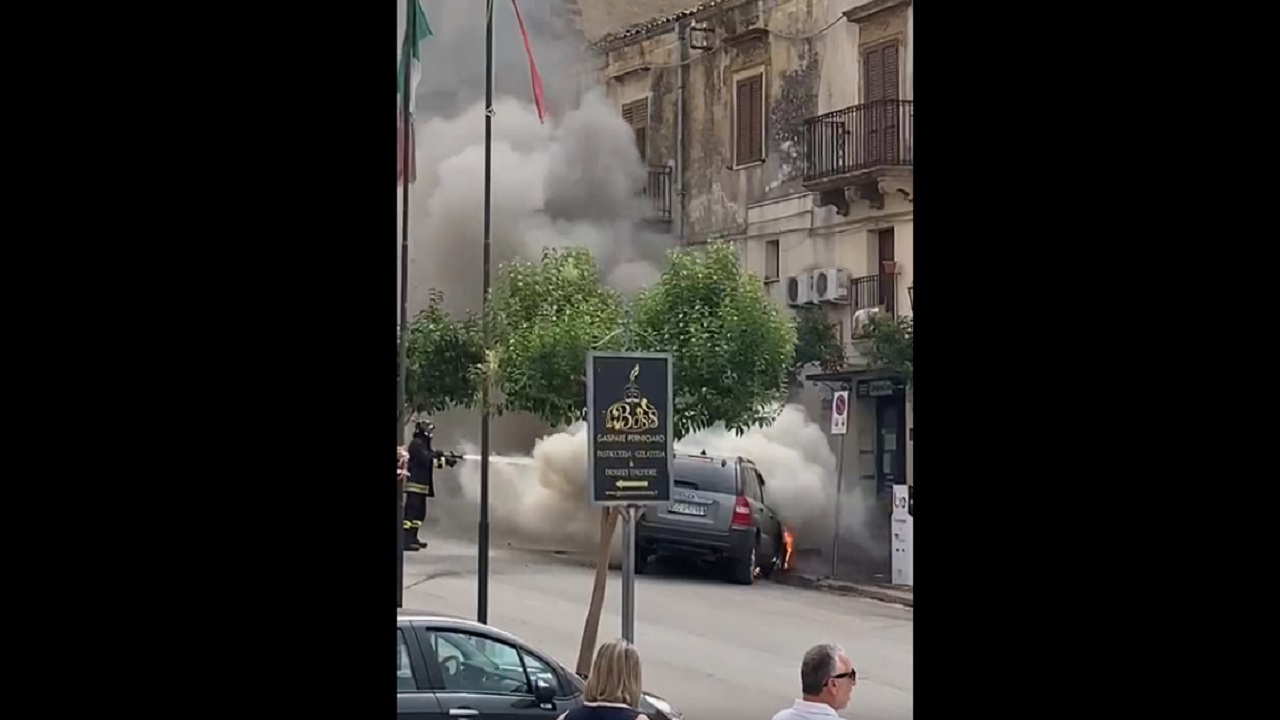 incendio auto sambuca 2021