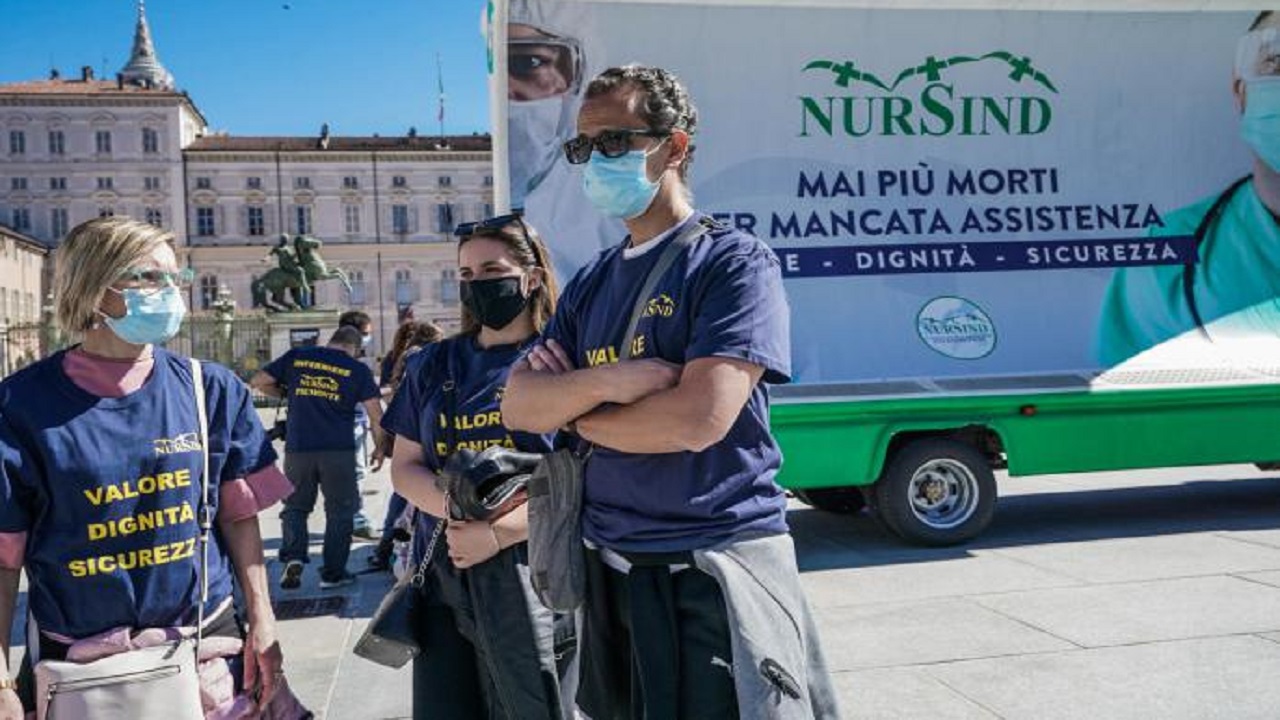 infermieri protesta caltanissetta 2021