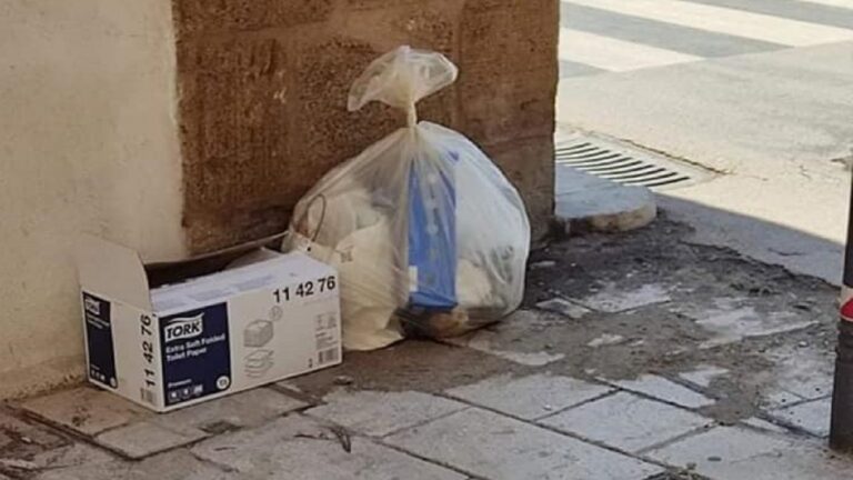 rifiuti via garibaldi 2021