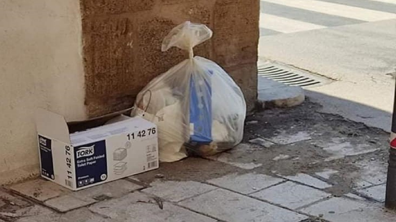 rifiuti via garibaldi 2021