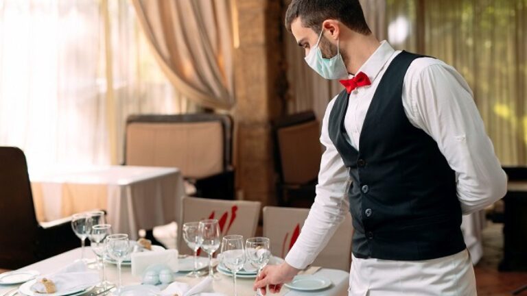 ristorante CAMERIERE MASCHERINA