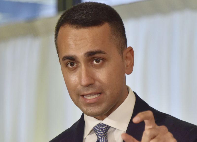 Vaccino, Di Maio “Unico modo per uscire dalla crisi”