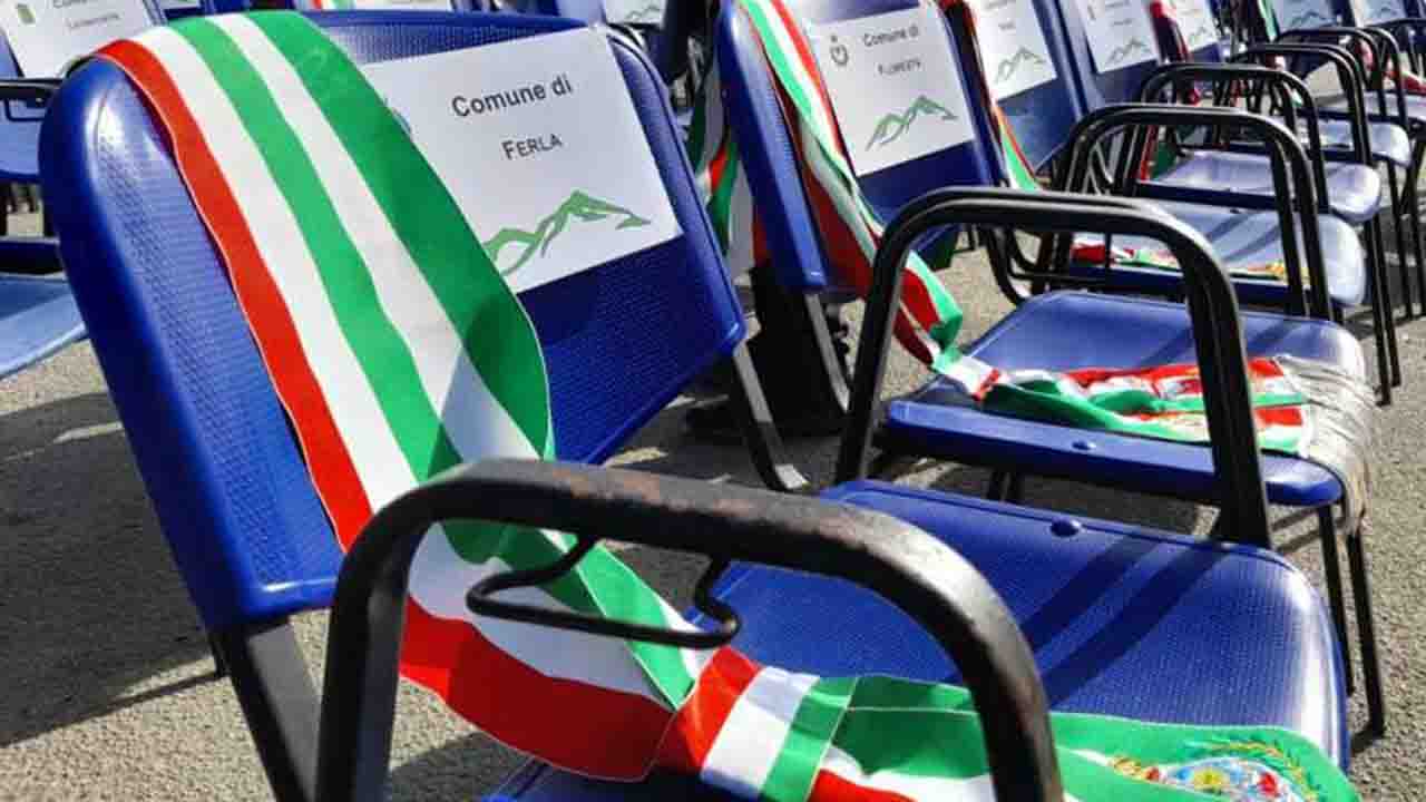 Sedie e Fascia sindaci