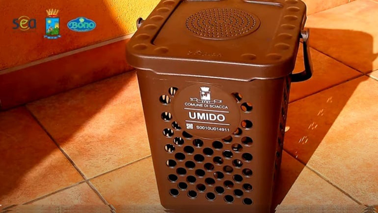 Umido mastello rifiuti