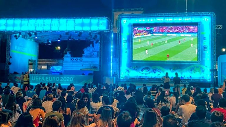 calcio maxi schermo