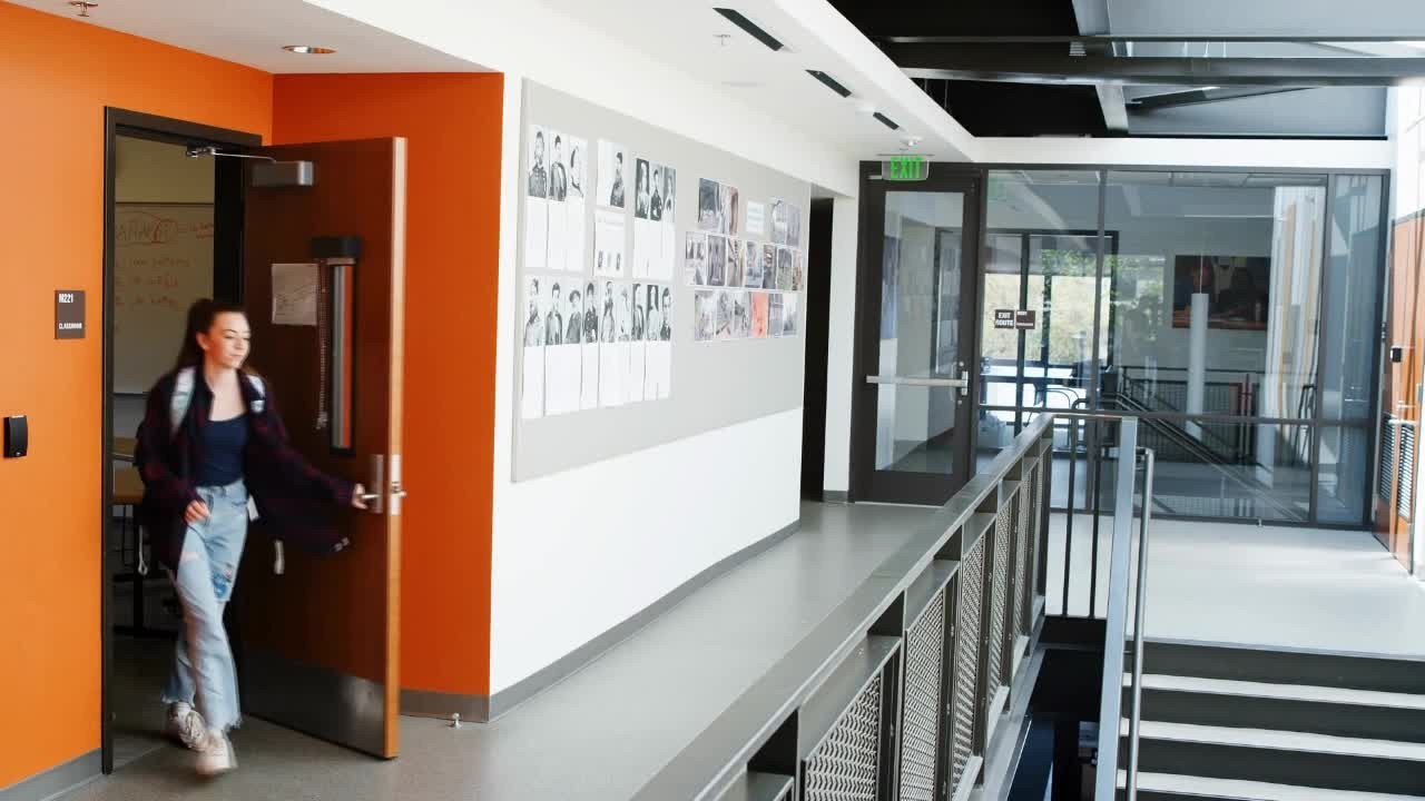 ek6075p1ab7lxd4ylm8dojvr