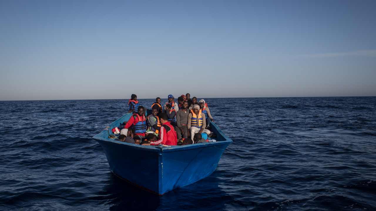 migranti in mare
