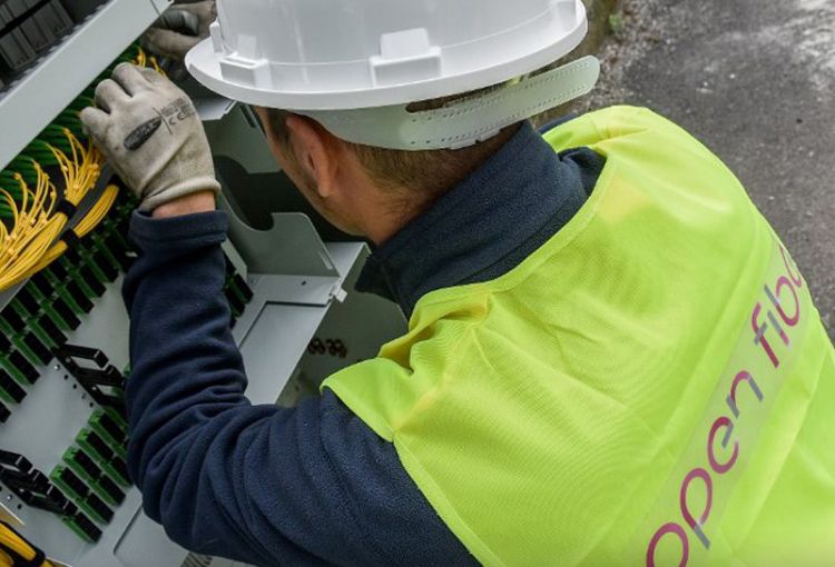 Enel cede 50% di Open Fiber per 2.650 milioni