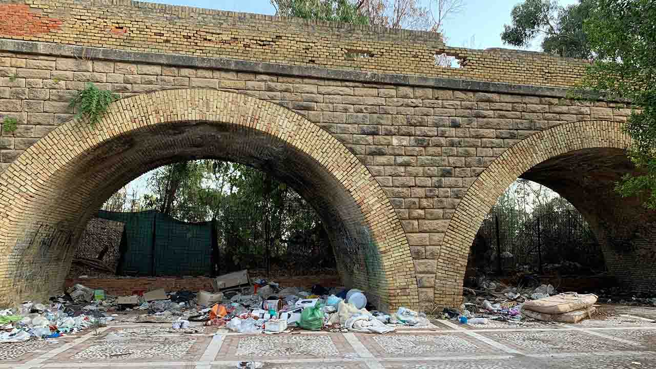 RIFIUTI ZONA ANTICHE TERME SELINUNTINE 3