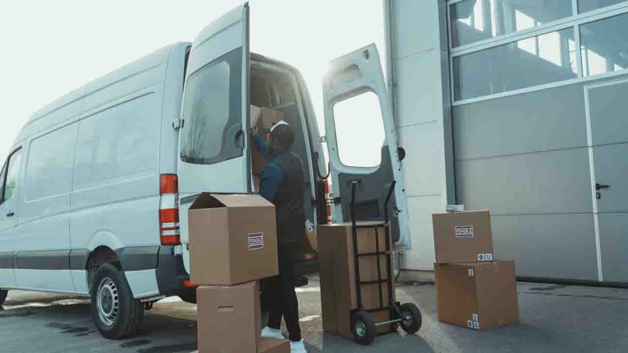 Spedizioni furgone pacchi